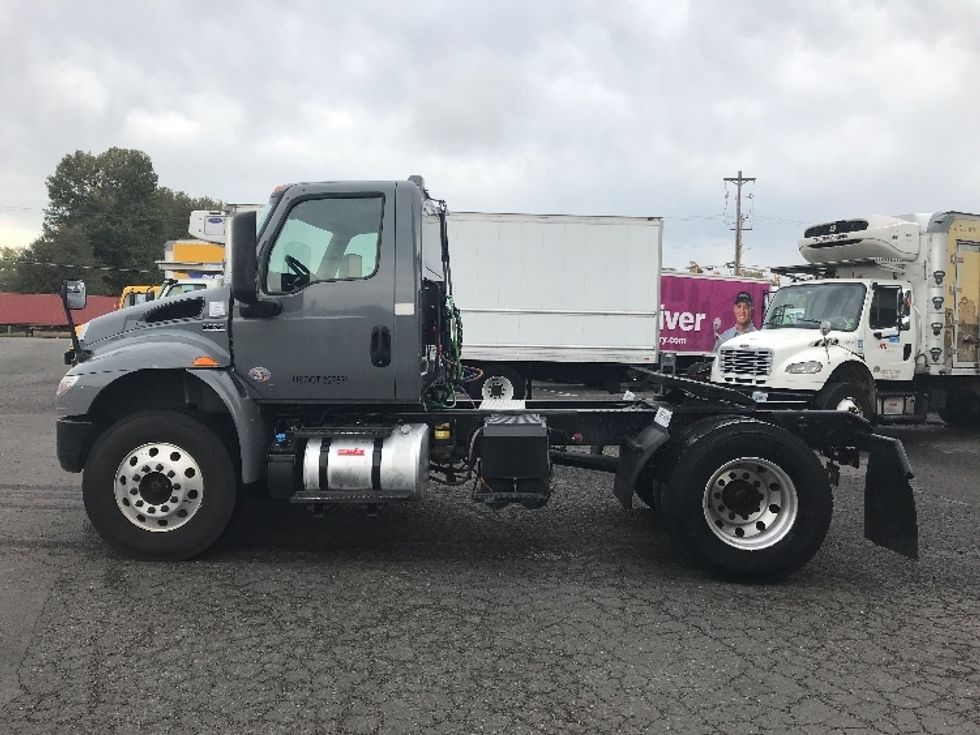 Day Cab Tractor-Heavy Duty Tractors-International-2020-MV607-Kent-WA-214,200\n\t\tmiles-$ 52,000 - Image 4