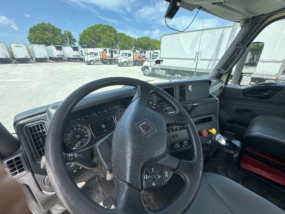 Day Cab Tractor-Heavy Duty Tractors-International-2020-MV607-Medley-FL-253,575\n\t\tmiles-$ 36,500 - Image 10