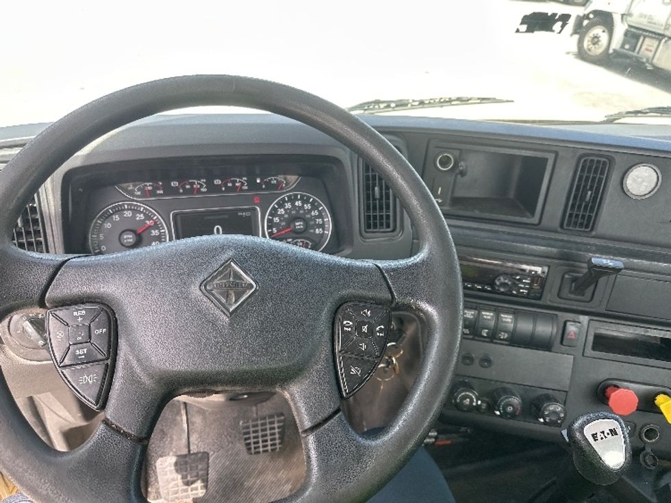 Day Cab Tractor-Heavy Duty Tractors-International-2020-MV607-Medley-FL-253,575\n\t\tmiles-$ 36,500 - Image 11