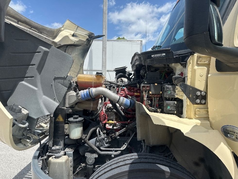 Day Cab Tractor-Heavy Duty Tractors-International-2020-MV607-Medley-FL-253,575\n\t\tmiles-$ 36,500 - Image 16