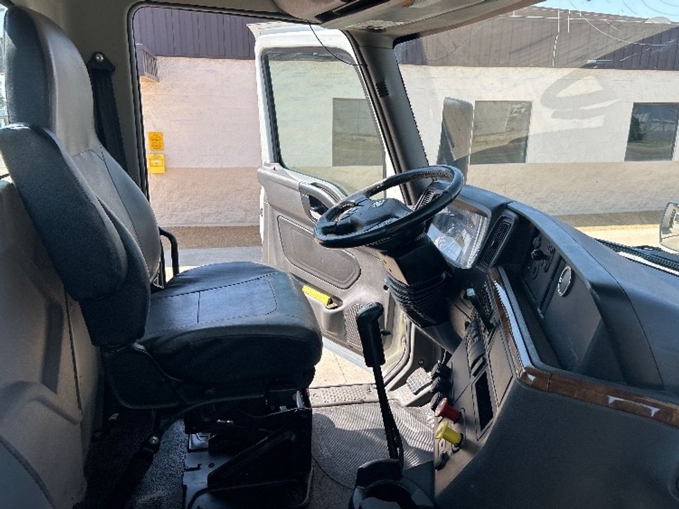 Day Cab Tractor-Heavy Duty Tractors-International-2020-MV607-Oklahoma City-OK-133,347\n\t\tmiles-$ 51,750 - Image 13