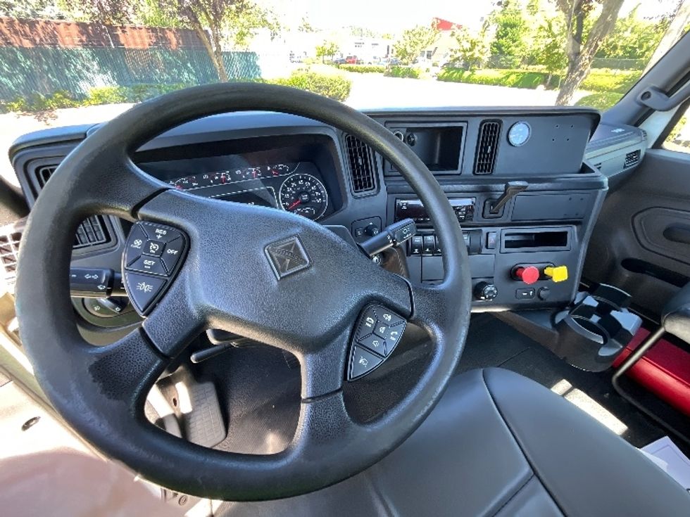 Day Cab Tractor-Heavy Duty Tractors-International-2020-MV607-Portland-OR-154,627\n\t\tmiles-$ 53,250 - Image 11