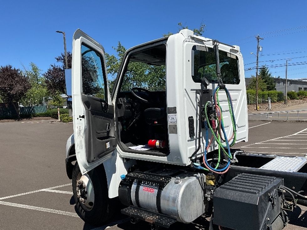 Day Cab Tractor-Heavy Duty Tractors-International-2020-MV607-Portland-OR-165,019\n\t\tmiles-$ 51,500 - Image 9