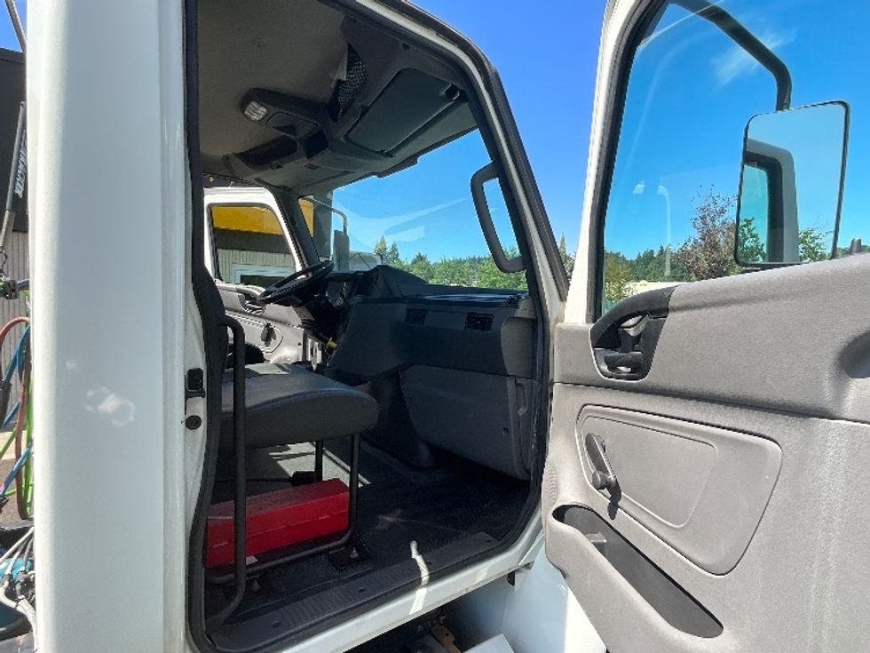 Day Cab Tractor-Heavy Duty Tractors-International-2020-MV607-Portland-OR-175,020\n\t\tmiles-$ 52,000 - Image 12