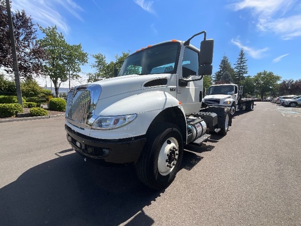 Day Cab Tractor-Heavy Duty Tractors-International-2020-MV607-Portland-OR-175,020\n\t\tmiles-$ 52,000 - Image 3