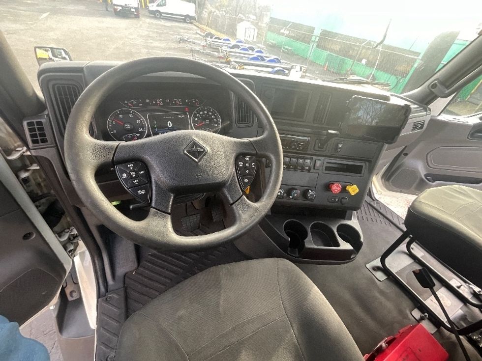 Day Cab Tractor-Heavy Duty Tractors-International-2020-RH613-Alexandria-VA-393,579\n\t\tmiles-$ 25,750 - Image 11