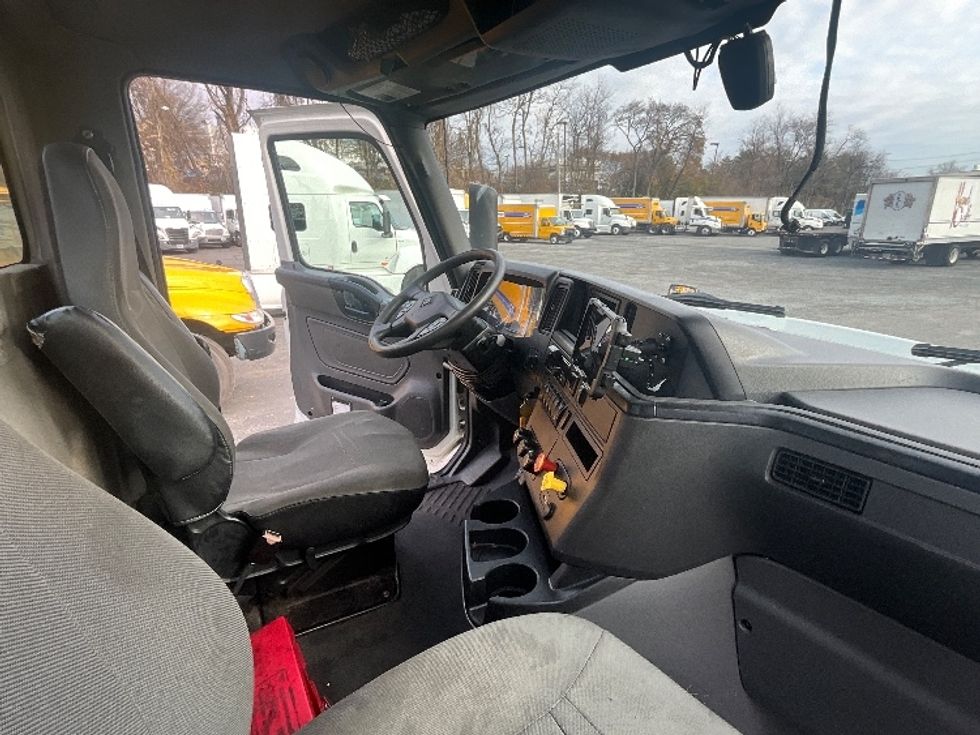 Day Cab Tractor-Heavy Duty Tractors-International-2020-RH613-Alexandria-VA-393,579\n\t\tmiles-$ 25,750 - Image 14