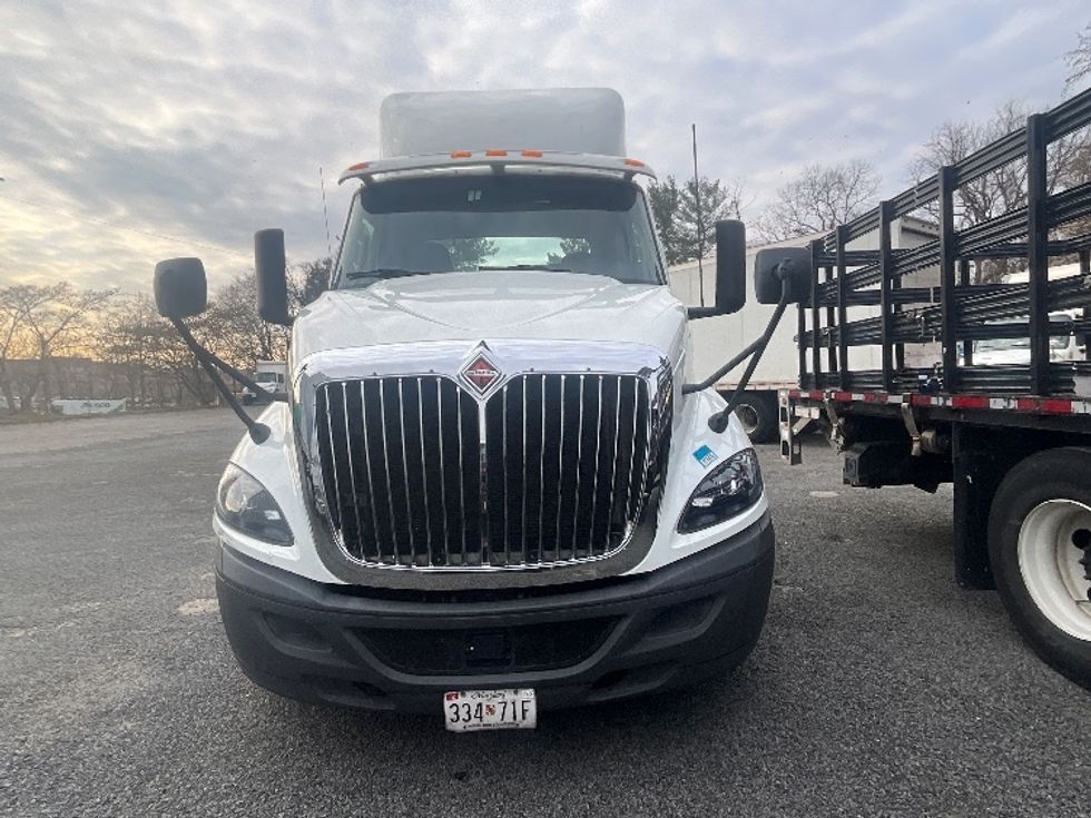 Day Cab Tractor-Heavy Duty Tractors-International-2020-RH613-Alexandria-VA-393,579\n\t\tmiles-$ 25,750 - Image 2