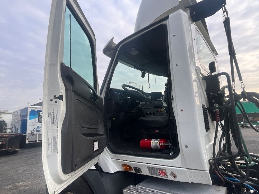 Day Cab Tractor-Heavy Duty Tractors-International-2020-RH613-Alexandria-VA-393,579\n\t\tmiles-$ 25,750 - Image 9