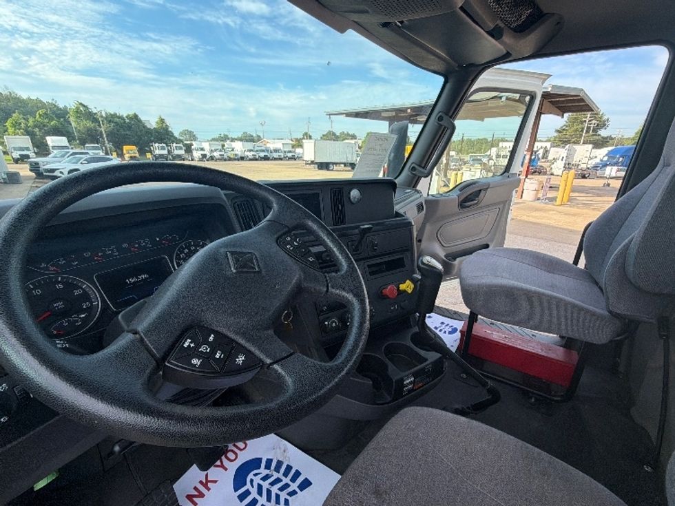 Day Cab Tractor-Heavy Duty Tractors-International-2020-RH613-Belden-MS-156,397\n\t\tmiles-$ 17,000 - Image 10