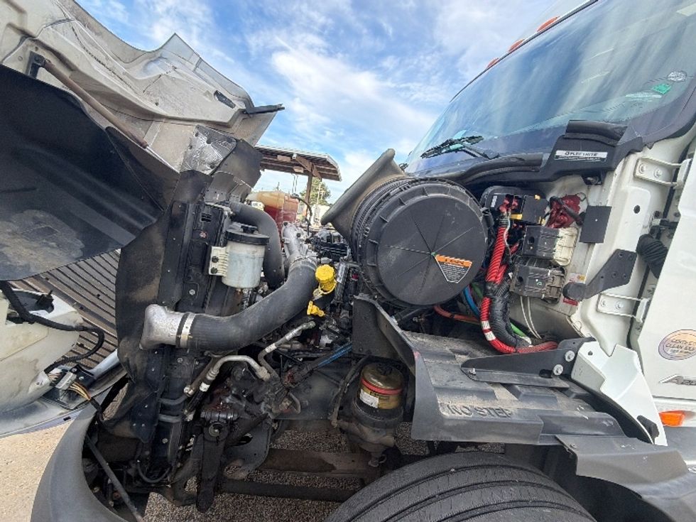 Day Cab Tractor-Heavy Duty Tractors-International-2020-RH613-Belden-MS-156,397\n\t\tmiles-$ 17,000 - Image 16