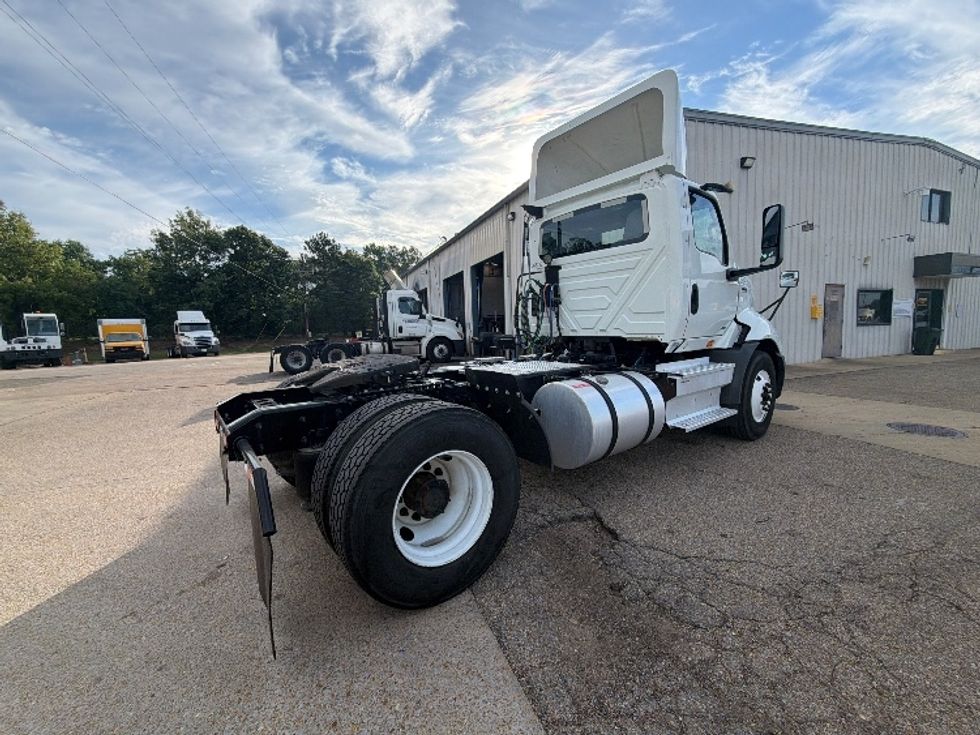 Day Cab Tractor-Heavy Duty Tractors-International-2020-RH613-Belden-MS-156,397\n\t\tmiles-$ 17,000 - Image 7