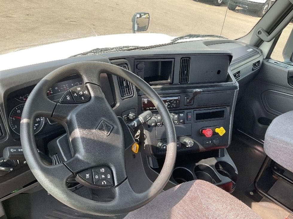 Day Cab Tractor-Heavy Duty Tractors-International-2020-RH613-Brooklyn Park-MN-114,905\n\t\tmiles-$ 21,750 - Image 10