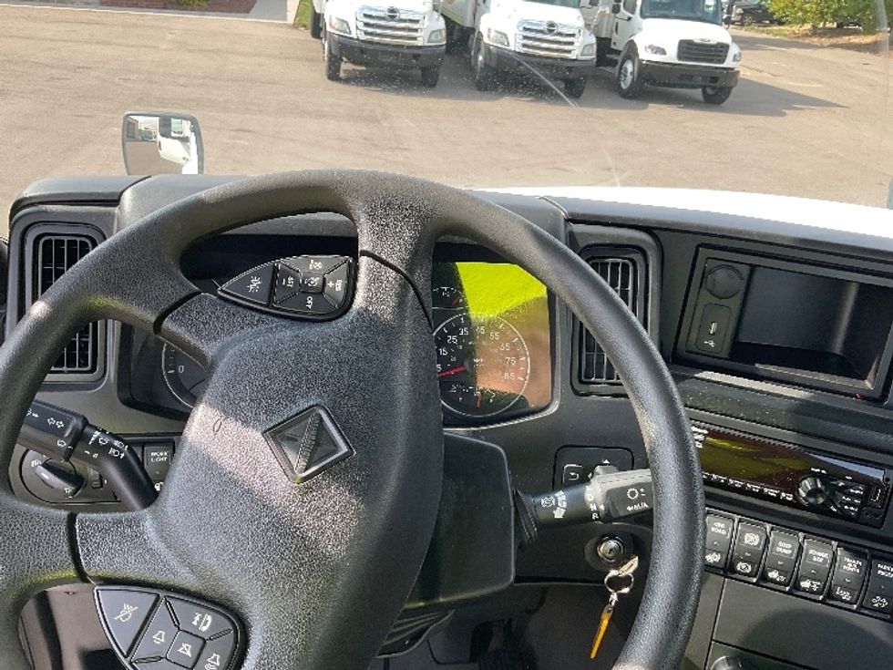 Day Cab Tractor-Heavy Duty Tractors-International-2020-RH613-Brooklyn Park-MN-114,905\n\t\tmiles-$ 21,750 - Image 11