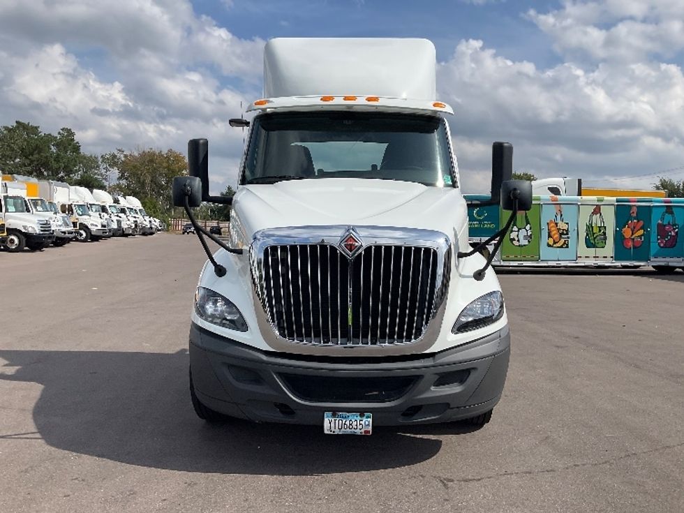 Day Cab Tractor-Heavy Duty Tractors-International-2020-RH613-Brooklyn Park-MN-114,905\n\t\tmiles-$ 21,750 - Image 2