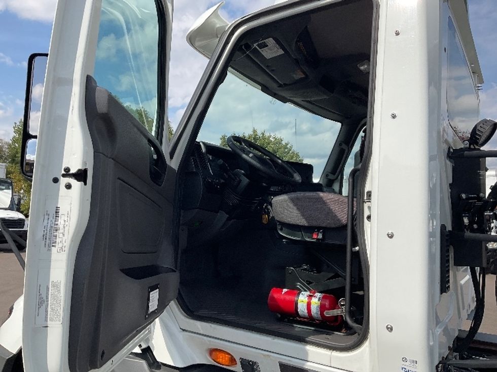 Day Cab Tractor-Heavy Duty Tractors-International-2020-RH613-Brooklyn Park-MN-114,905\n\t\tmiles-$ 21,750 - Image 9