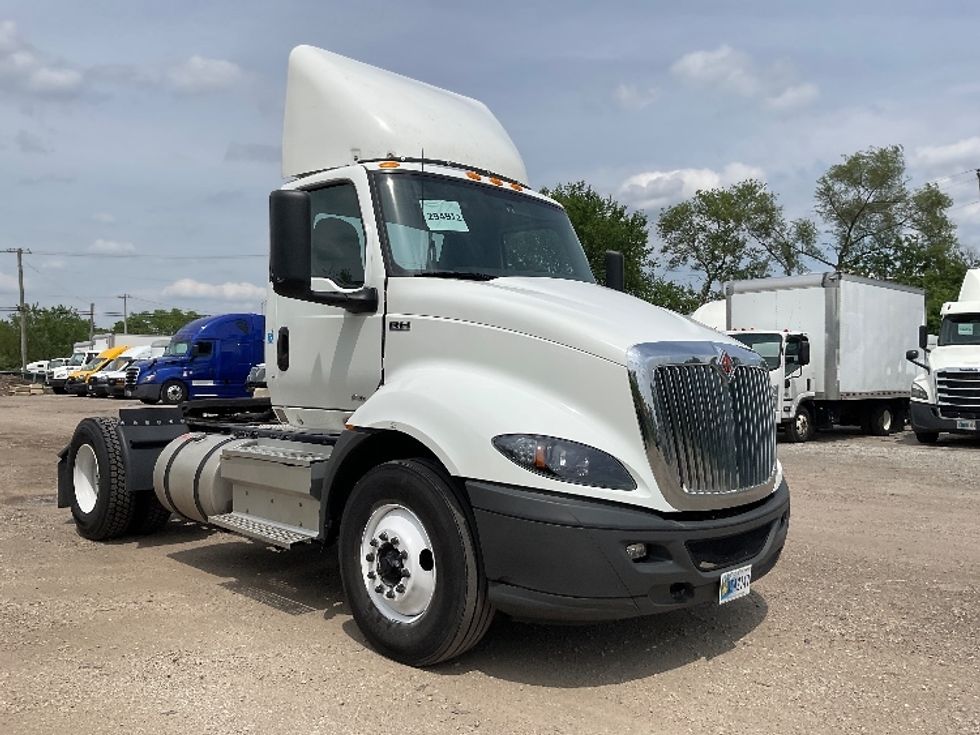 Day Cab Tractor-Heavy Duty Tractors-International-2020-RH613-Brooklyn Park-MN-195,646\n\t\tmiles-$ 24,250 - Image 1