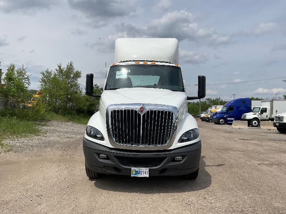 Day Cab Tractor-Heavy Duty Tractors-International-2020-RH613-Brooklyn Park-MN-195,646\n\t\tmiles-$ 24,250 - Image 2