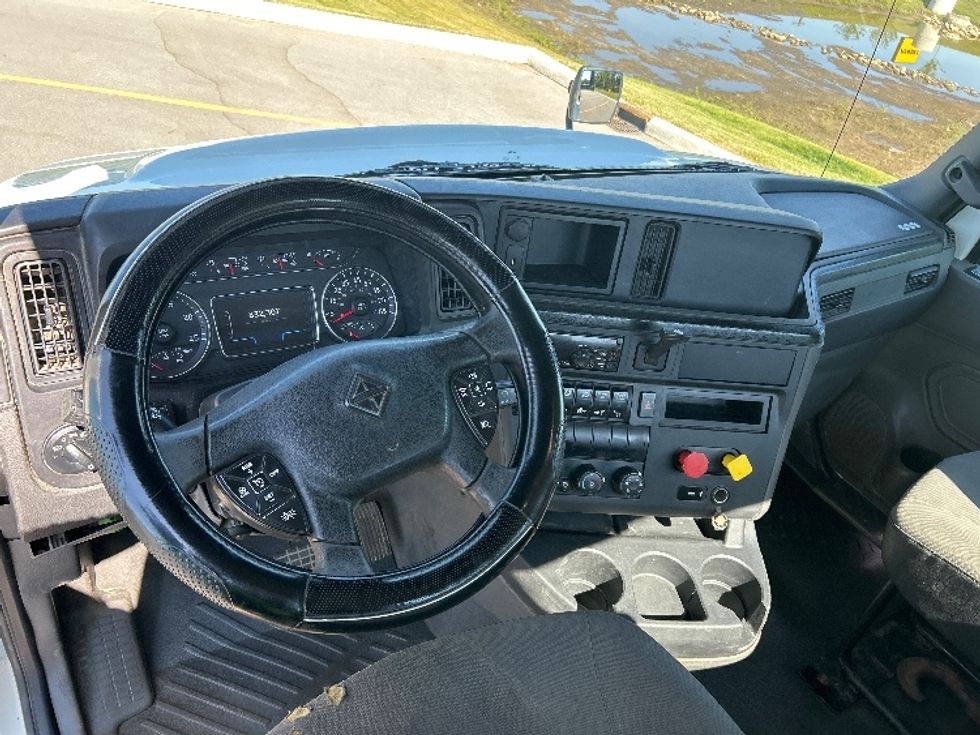 Day Cab Tractor-Heavy Duty Tractors-International-2020-RH613-Byron Center-MI-288,614\n\t\tmiles-$ 30,500 - Image 11