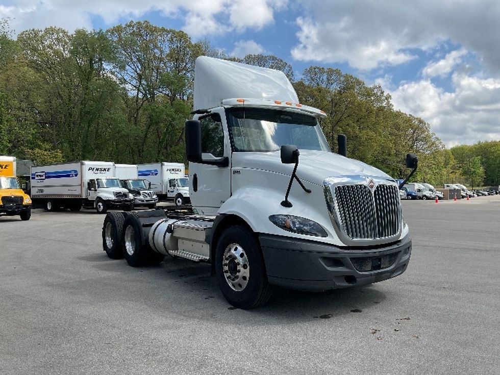 Day Cab Tractor-Heavy Duty Tractors-International-2020-RH613-Byron Center-MI-364,433\n\t\tmiles-$ 28,250 - Image 1