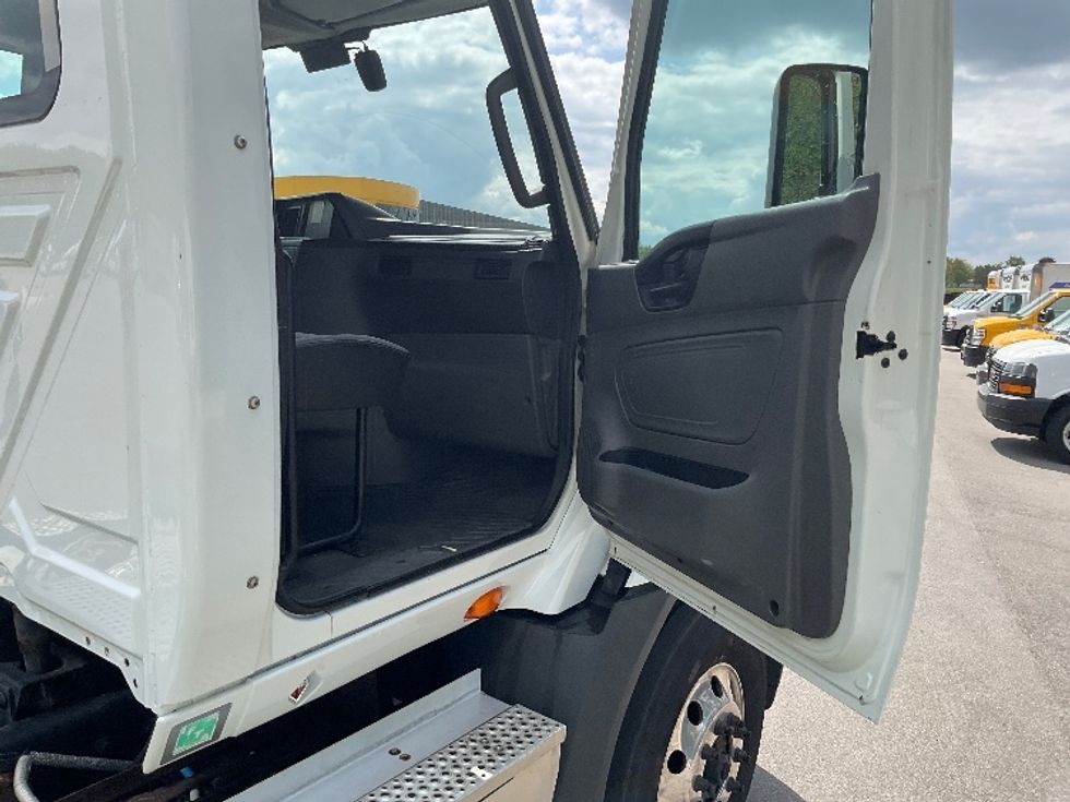Day Cab Tractor-Heavy Duty Tractors-International-2020-RH613-Byron Center-MI-364,433\n\t\tmiles-$ 28,250 - Image 12