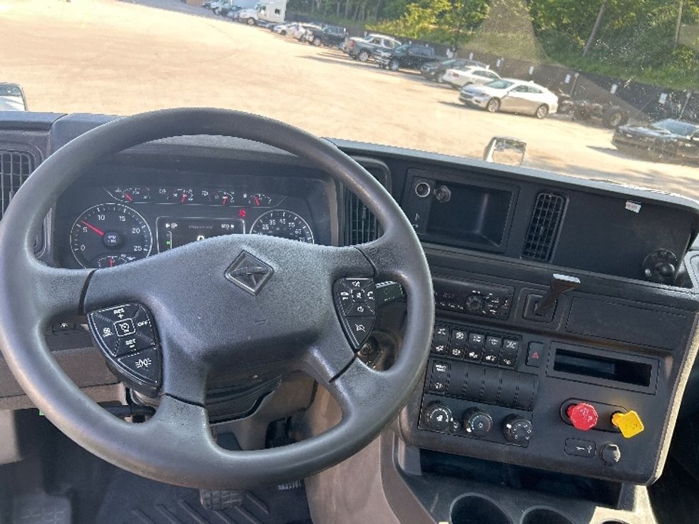 Day Cab Tractor-Heavy Duty Tractors-International-2020-RH613-Byron Center-MI-400,803\n\t\tmiles-$ 26,250 - Image 11