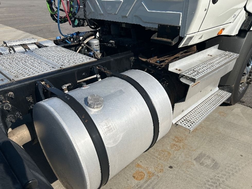 Day Cab Tractor-Heavy Duty Tractors-International-2020-RH613-Byron Center-MI-400,803\n\t\tmiles-$ 26,250 - Image 21