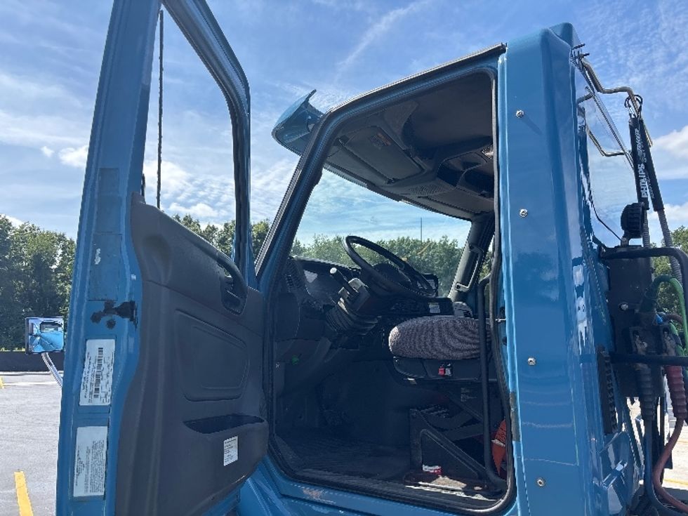 Day Cab Tractor-Heavy Duty Tractors-International-2020-RH613-Byron Center-MI-443,936\n\t\tmiles-$ 16,500 - Image 9