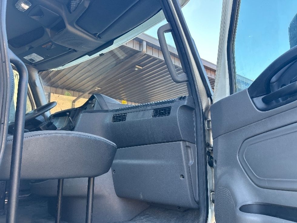 Day Cab Tractor-Heavy Duty Tractors-International-2020-RH613-Byron Center-MI-498,251\n\t\tmiles-$ 21,250 - Image 12