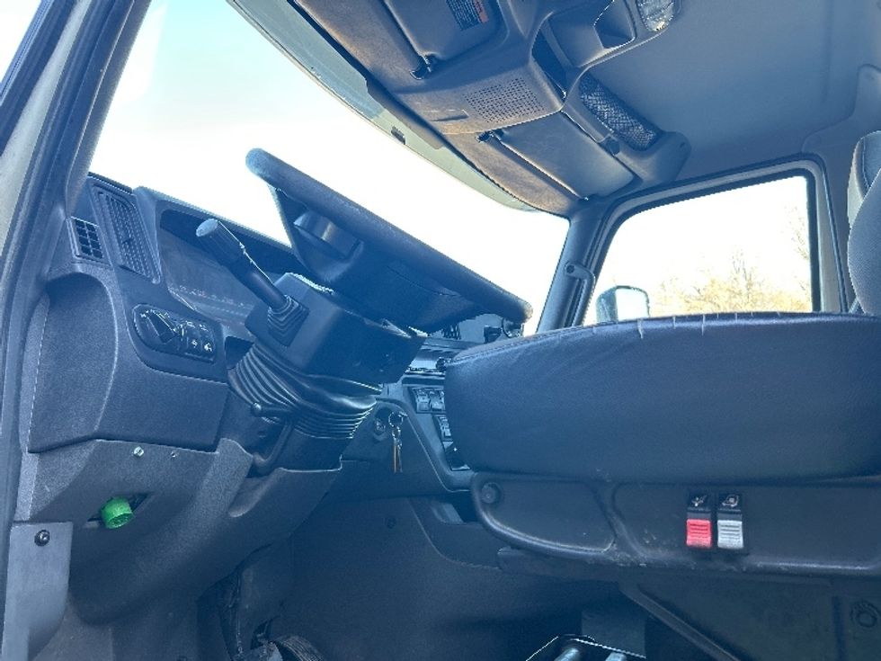 Day Cab Tractor-Heavy Duty Tractors-International-2020-RH613-Byron Center-MI-498,251\n\t\tmiles-$ 21,250 - Image 9