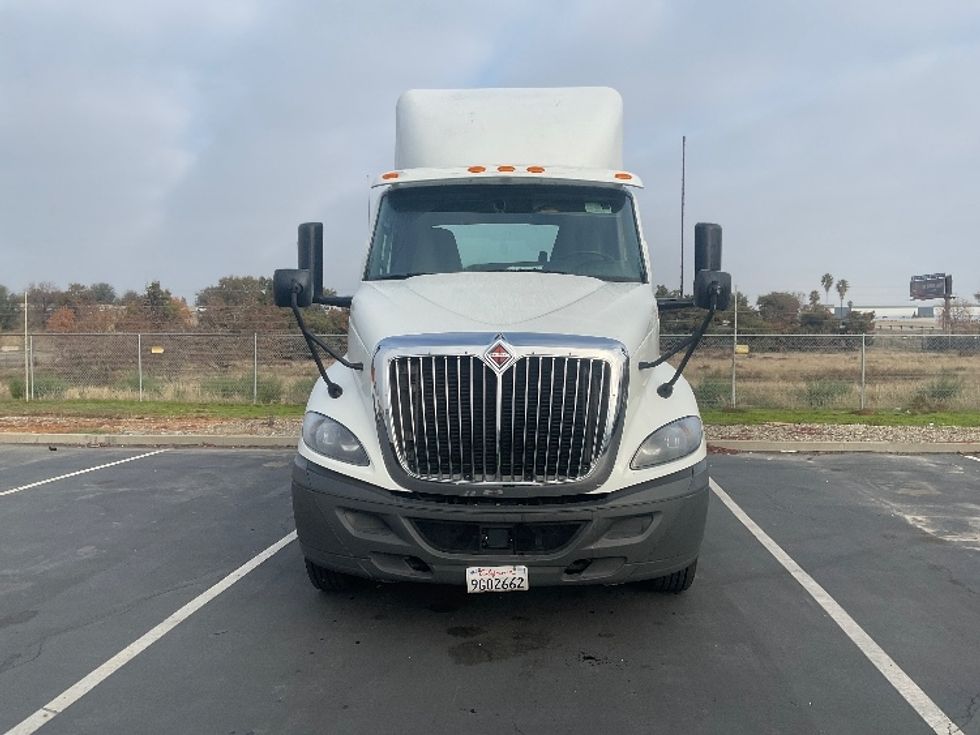 Day Cab Tractor-Heavy Duty Tractors-International-2020-RH613-Ceres-CA-289,984\n\t\tmiles-$ 23,750 - Image 2