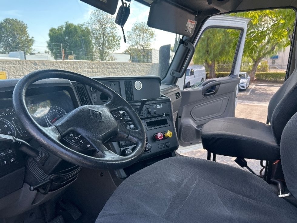 Day Cab Tractor-Heavy Duty Tractors-International-2020-RH613-City Of Industry-CA-131,112\n\t\tmiles-$ 22,750 - Image 10