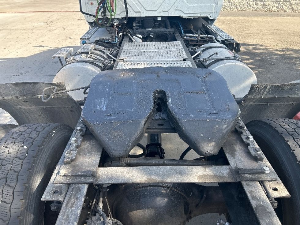 Day Cab Tractor-Heavy Duty Tractors-International-2020-RH613-City Of Industry-CA-131,112\n\t\tmiles-$ 22,750 - Image 6