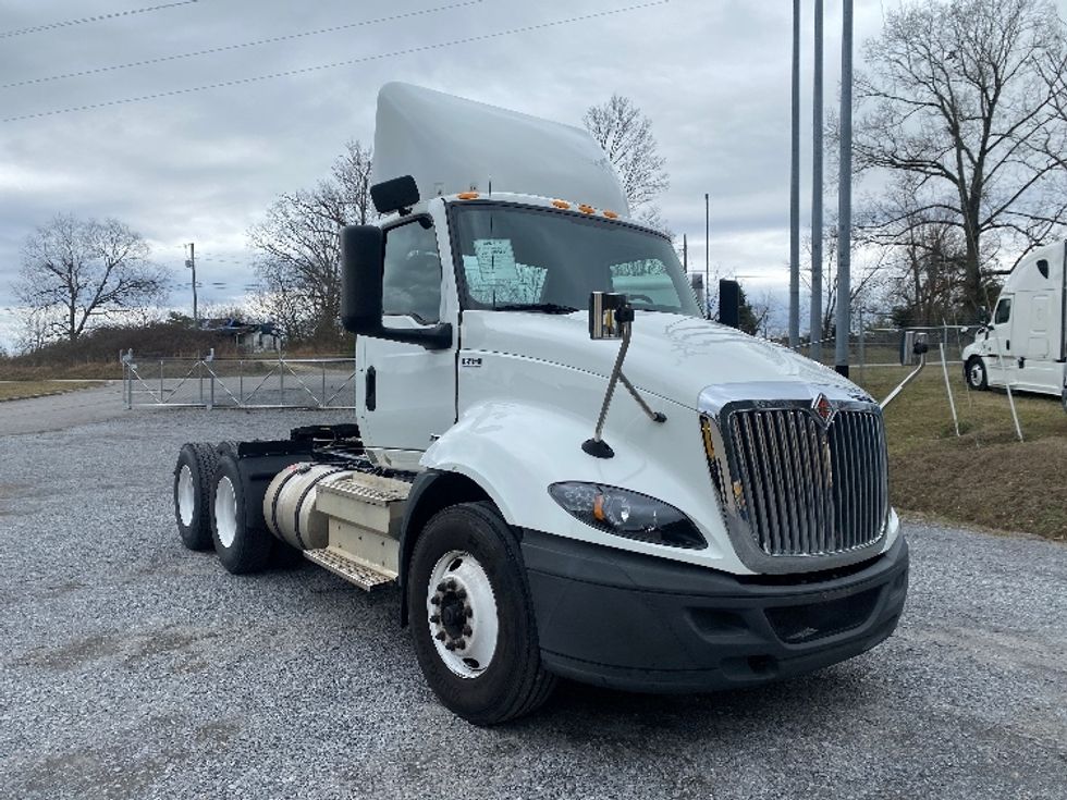 Day Cab Tractor-Heavy Duty Tractors-International-2020-RH613-Cleveland-TN-331,388\n\t\tmiles-$ 32,500 - Image 1