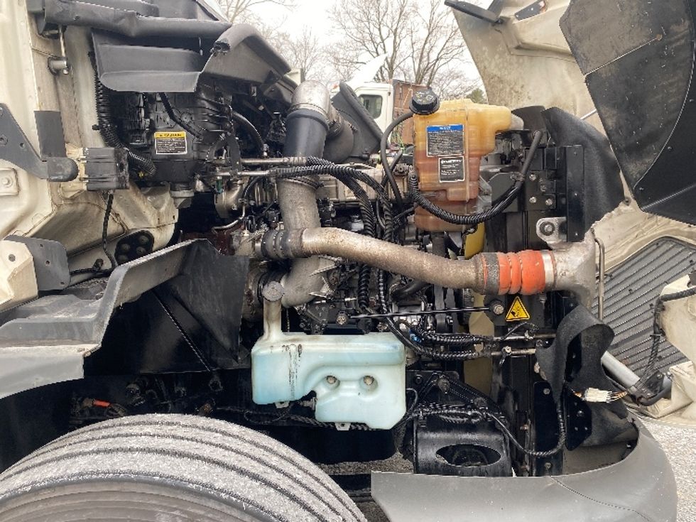 Day Cab Tractor-Heavy Duty Tractors-International-2020-RH613-Cleveland-TN-331,388\n\t\tmiles-$ 32,500 - Image 15