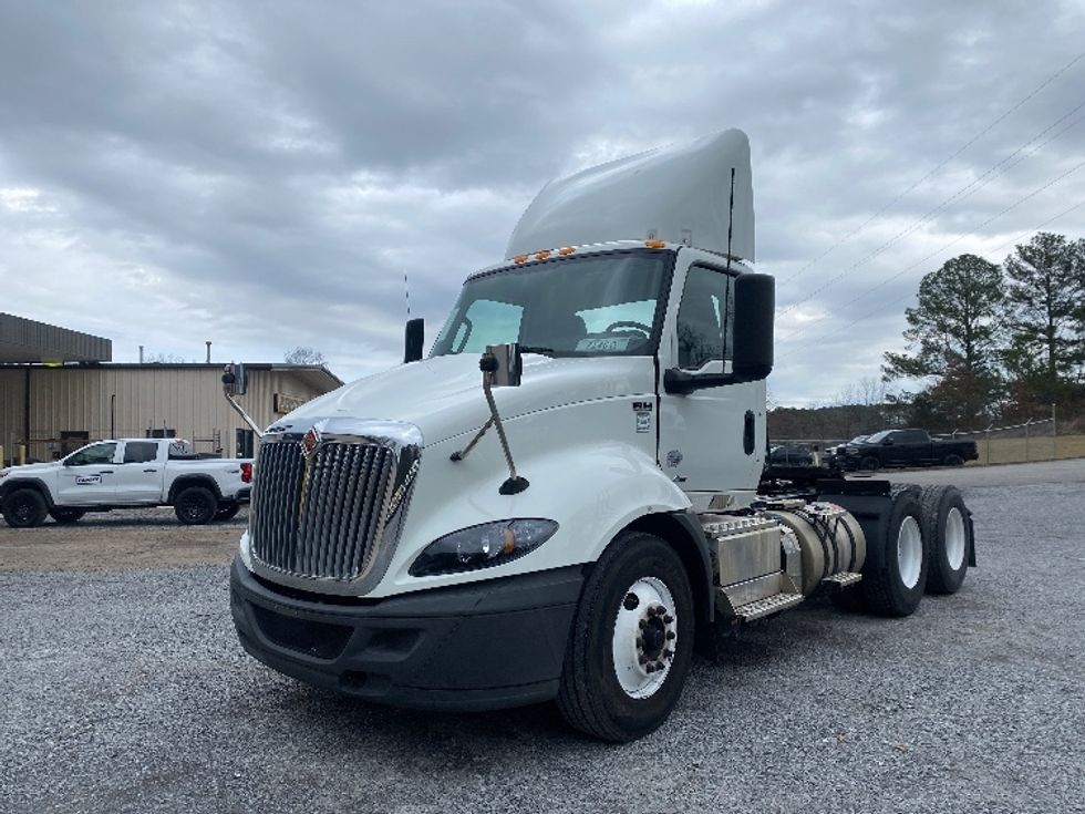 Day Cab Tractor-Heavy Duty Tractors-International-2020-RH613-Cleveland-TN-331,388\n\t\tmiles-$ 32,500 - Image 3