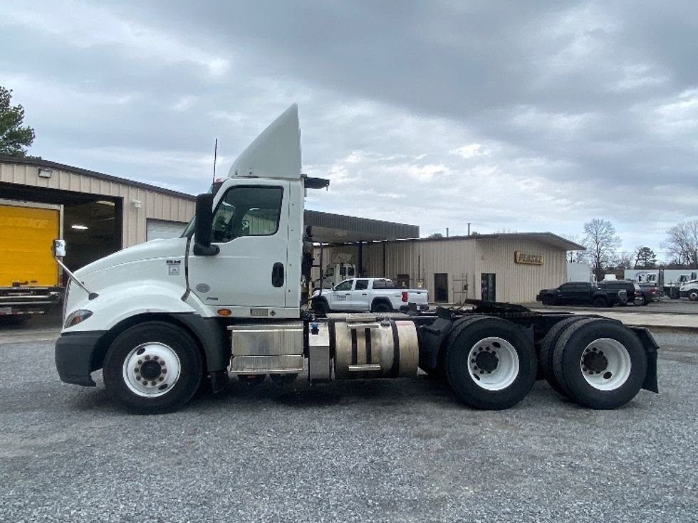 Day Cab Tractor-Heavy Duty Tractors-International-2020-RH613-Cleveland-TN-331,388\n\t\tmiles-$ 32,500 - Image 4
