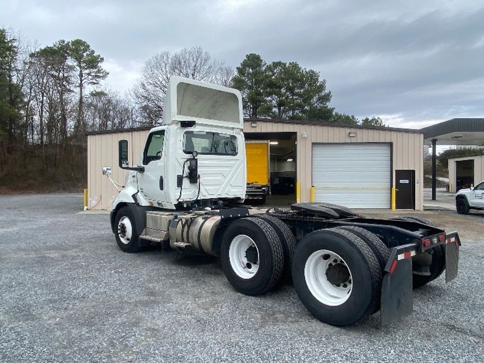 Day Cab Tractor-Heavy Duty Tractors-International-2020-RH613-Cleveland-TN-331,388\n\t\tmiles-$ 32,500 - Image 5