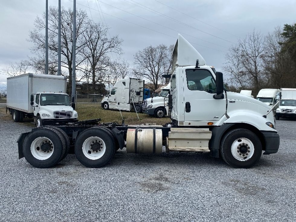 Day Cab Tractor-Heavy Duty Tractors-International-2020-RH613-Cleveland-TN-331,388\n\t\tmiles-$ 32,500 - Image 8