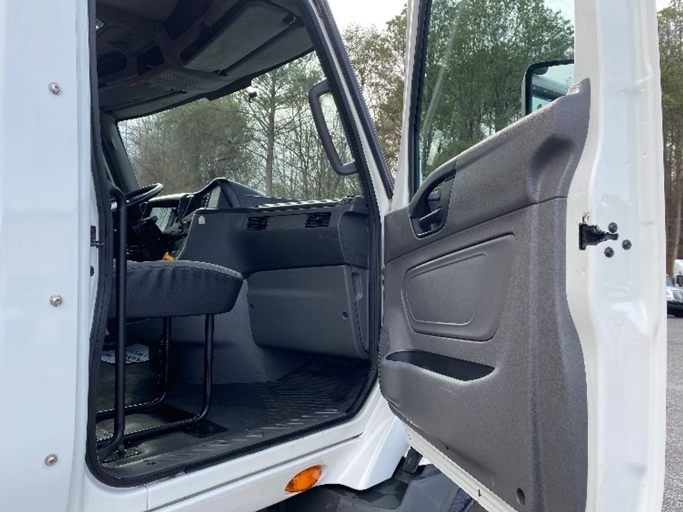 Day Cab Tractor-Heavy Duty Tractors-International-2020-RH613-Cleveland-TN-340,556\n\t\tmiles-$ 32,250 - Image 12