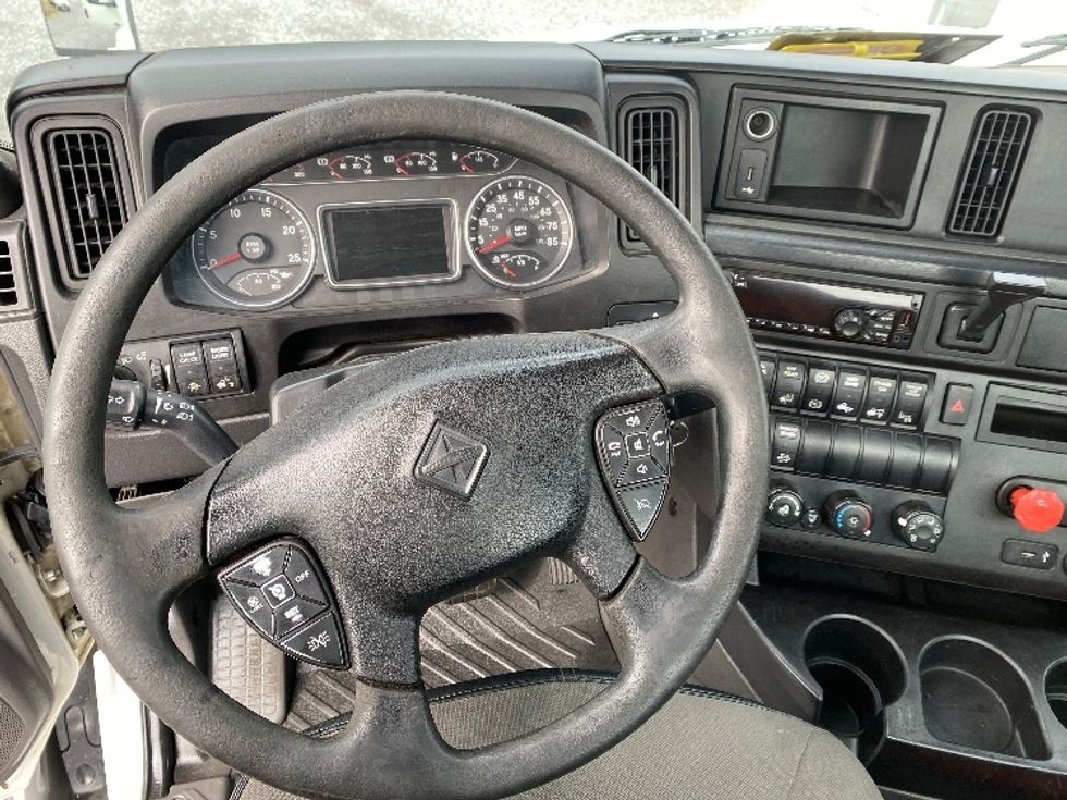 Day Cab Tractor-Heavy Duty Tractors-International-2020-RH613-Cleveland-TN-363,377\n\t\tmiles-$ 31,250 - Image 11