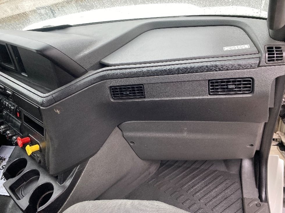 Day Cab Tractor-Heavy Duty Tractors-International-2020-RH613-Cleveland-TN-402,415\n\t\tmiles-$ 29,500 - Image 13