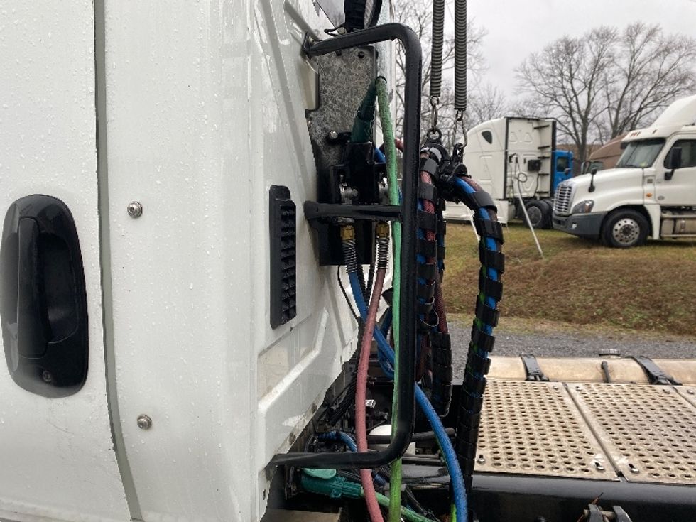 Day Cab Tractor-Heavy Duty Tractors-International-2020-RH613-Cleveland-TN-402,415\n\t\tmiles-$ 29,500 - Image 17