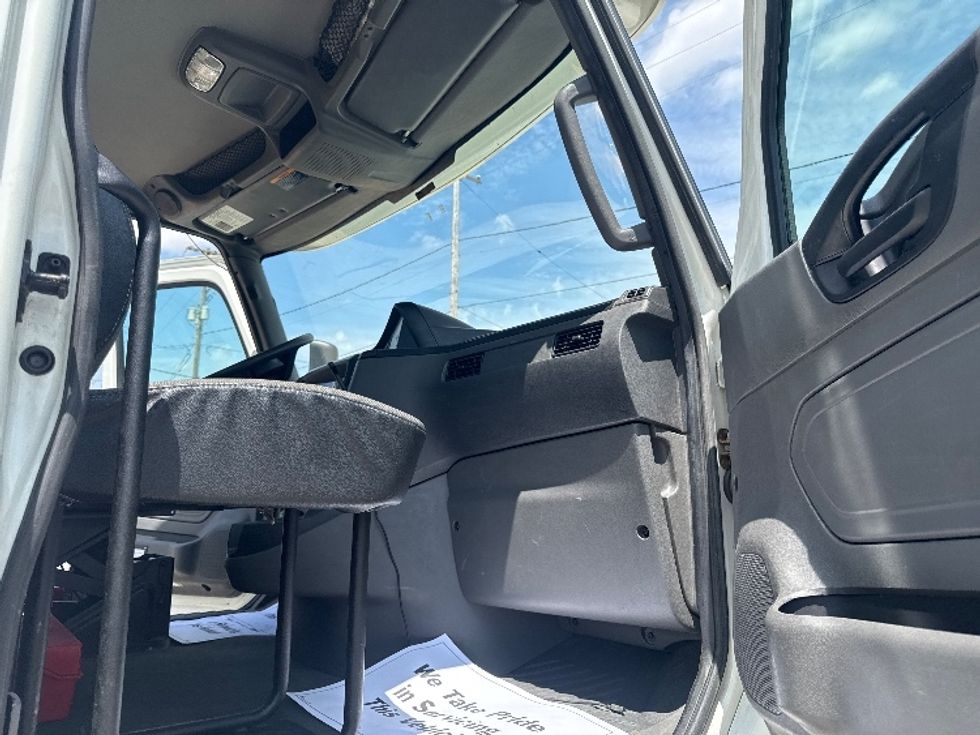 Day Cab Tractor-Heavy Duty Tractors-International-2020-RH613-Comstock Park-MI-444,548\n\t\tmiles-$ 26,250 - Image 12