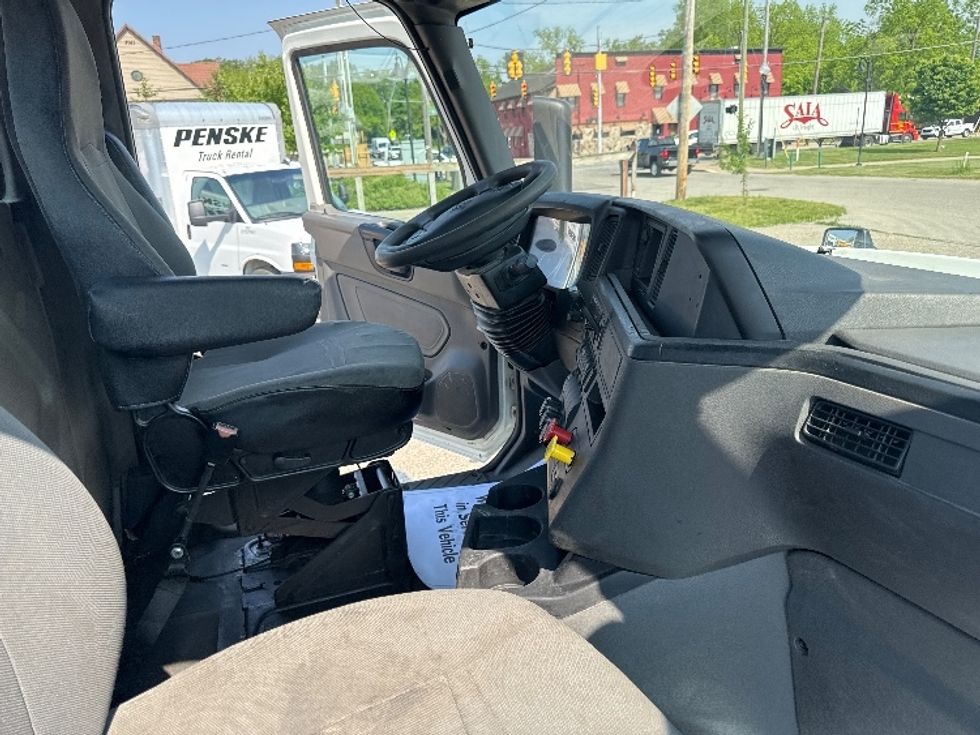 Day Cab Tractor-Heavy Duty Tractors-International-2020-RH613-Comstock Park-MI-539,738\n\t\tmiles-$ 26,250 - Image 14