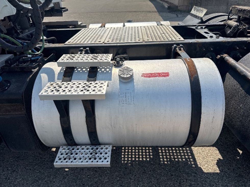 Day Cab Tractor-Heavy Duty Tractors-International-2020-RH613-Comstock Park-MI-539,738\n\t\tmiles-$ 26,250 - Image 17