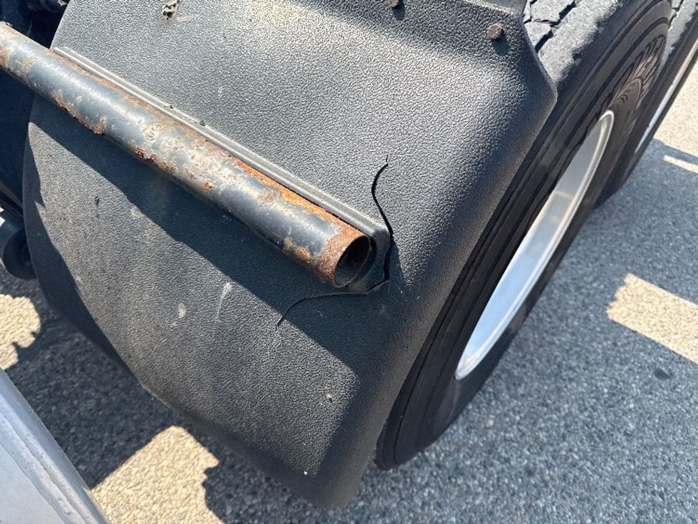 Day Cab Tractor-Heavy Duty Tractors-International-2020-RH613-Comstock Park-MI-539,738\n\t\tmiles-$ 26,250 - Image 19