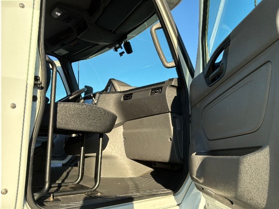Day Cab Tractor-Heavy Duty Tractors-International-2020-RH613-Corona-CA-263,079\n\t\tmiles-$ 23,750 - Image 11
