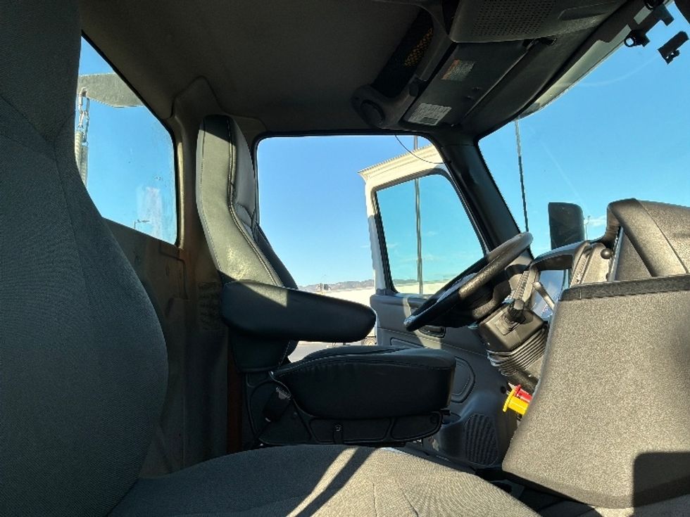 Day Cab Tractor-Heavy Duty Tractors-International-2020-RH613-Corona-CA-263,079\n\t\tmiles-$ 23,750 - Image 13