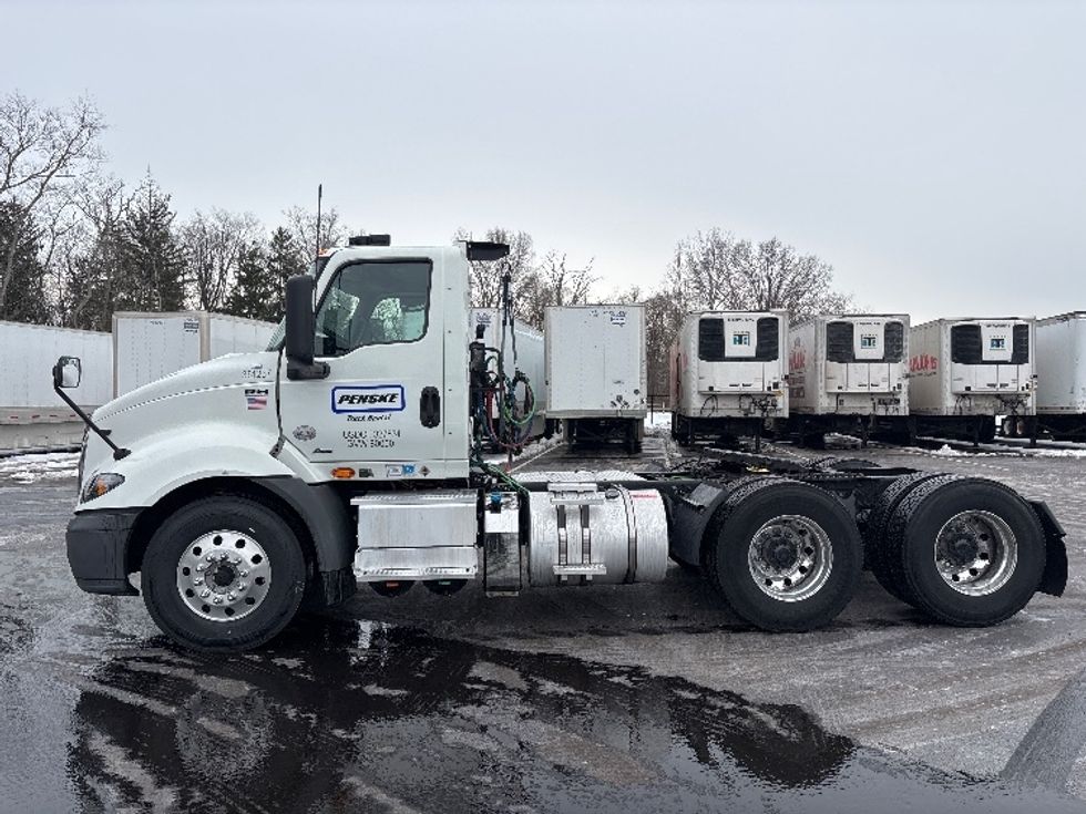 Day Cab Tractor-Heavy Duty Tractors-International-2020-RH613-Cranbury-NJ-245,837\n\t\tmiles-$ 32,250 - Image 4